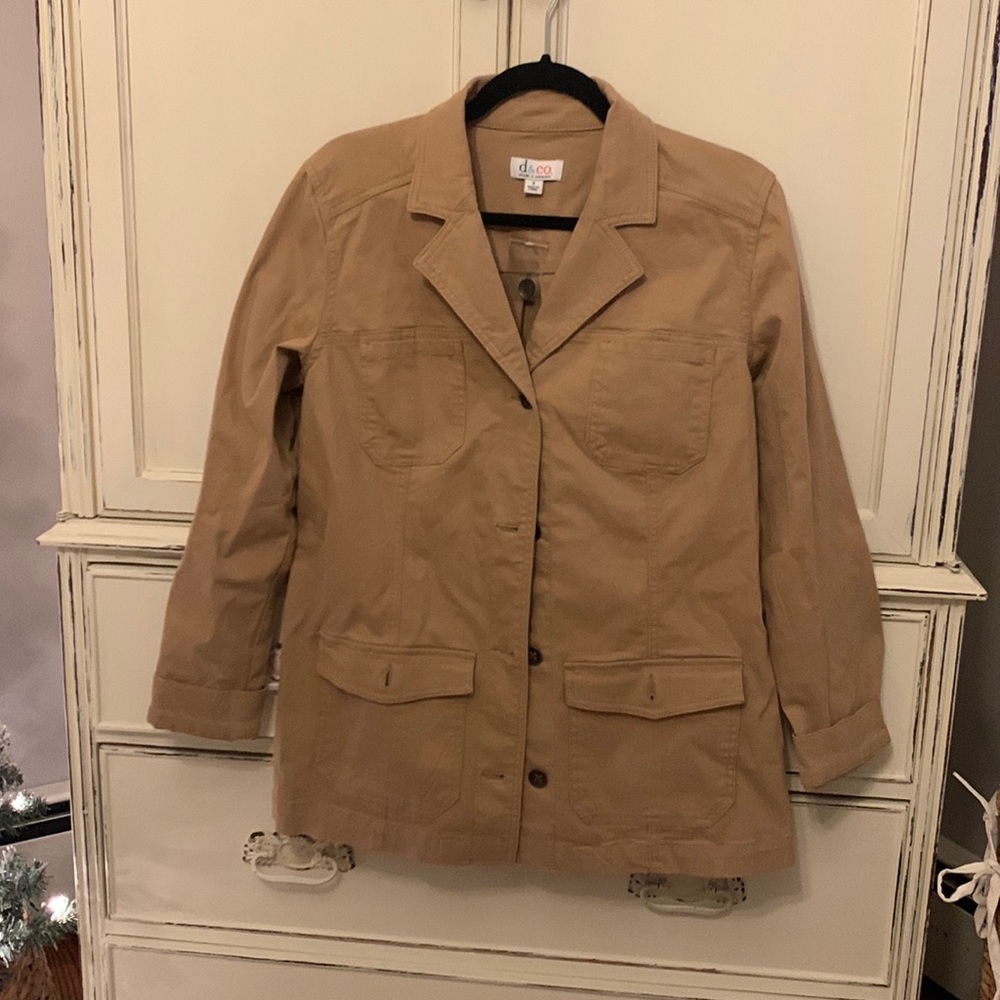 Denim and Company khaki jacket. Perfect for layering in any season